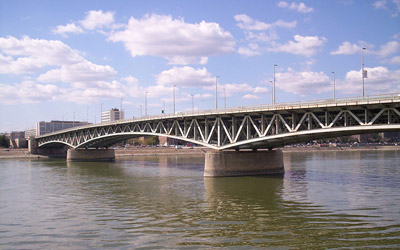 Petofi Bridge is named after the renowned Hungarian poet and revolutionist Sndor Petfi